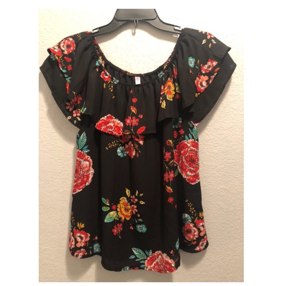 Cute floral Xhilaration blouse